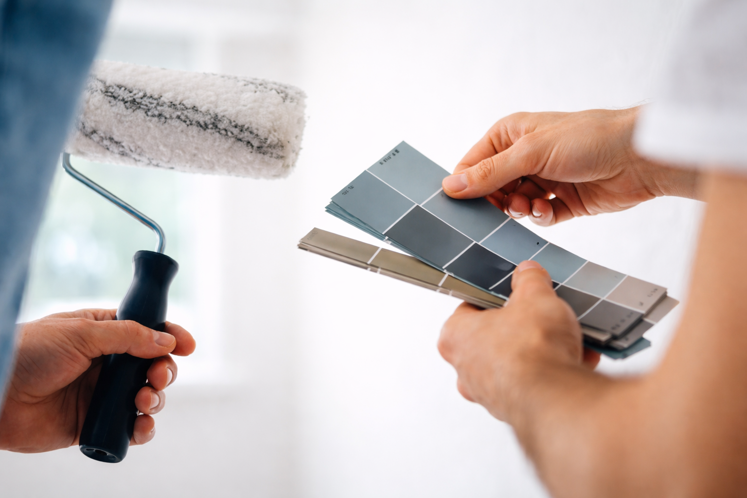 Malerarbeiten Perfektes Finish für Wände und Decken